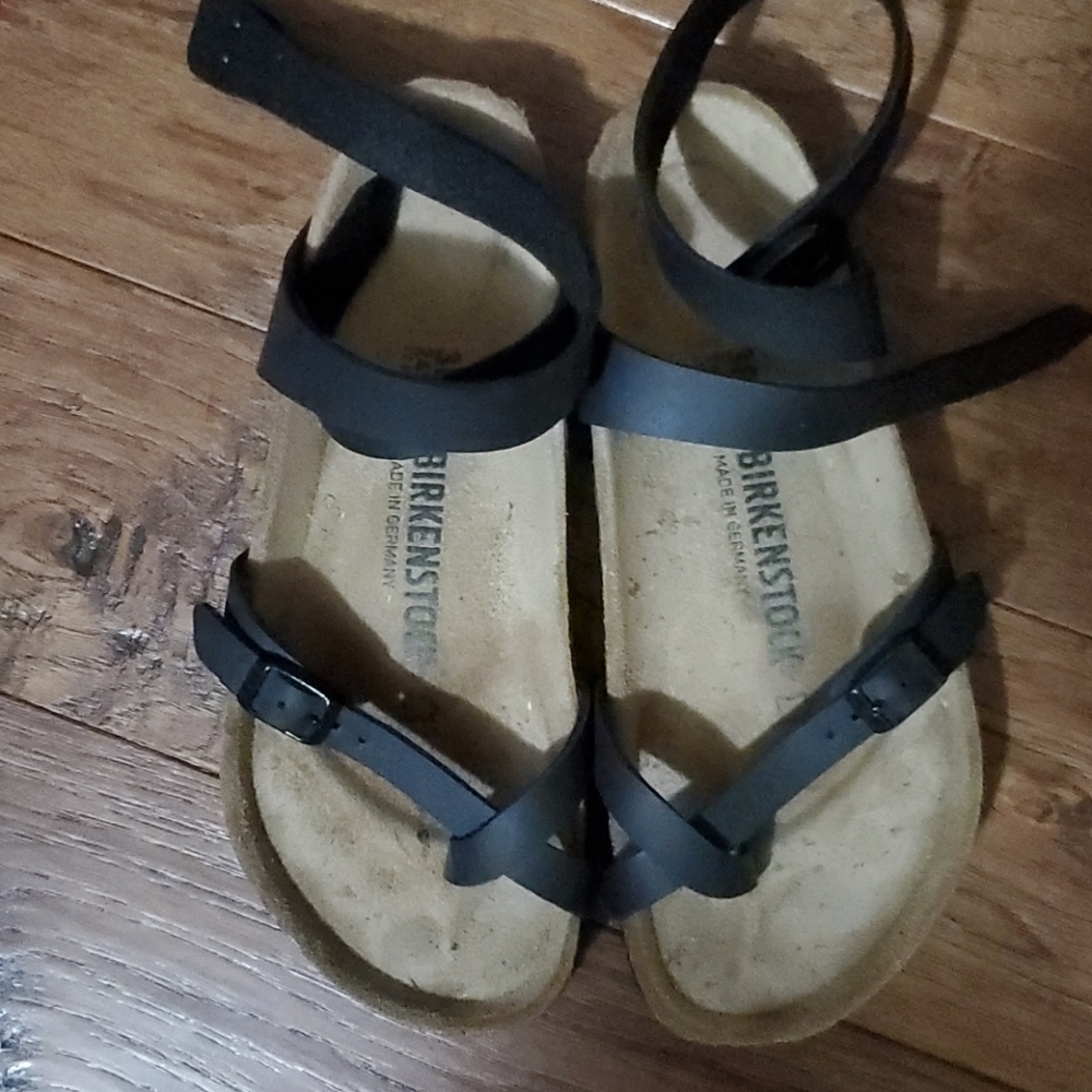 Black Birkenstock Yara sandal